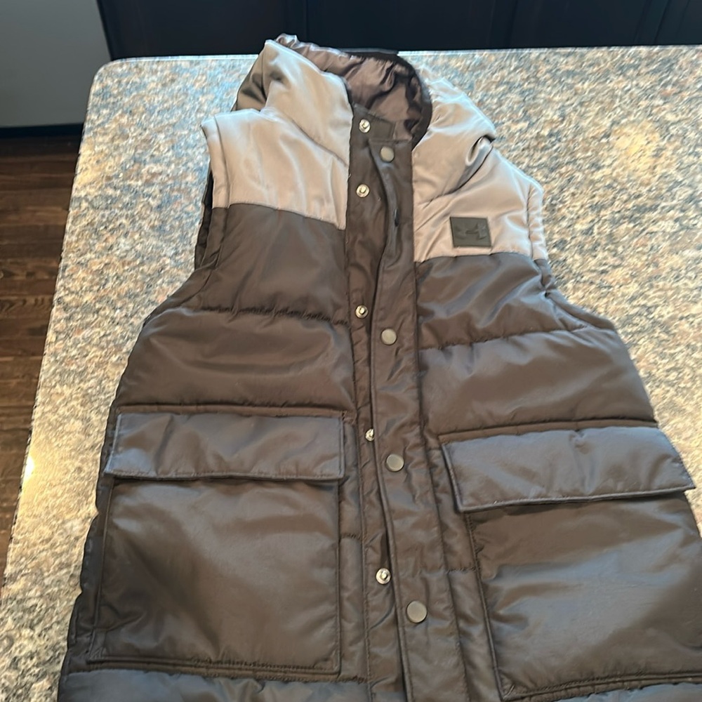 Boys size YMD Under Armour Vest